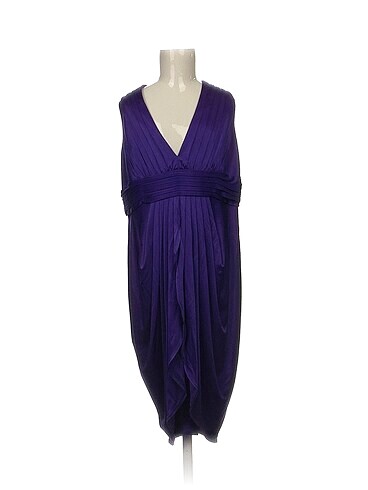 BCBG Maxazria Kısa Elbise %70 İndirimli.
