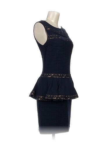 Tadashi Shoji Tadashi Shoji Kısa Elbise %70 İndirimli.