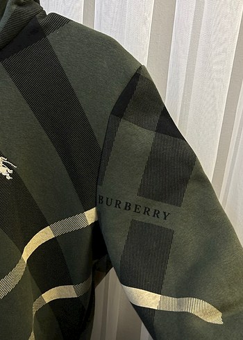 Burberry m