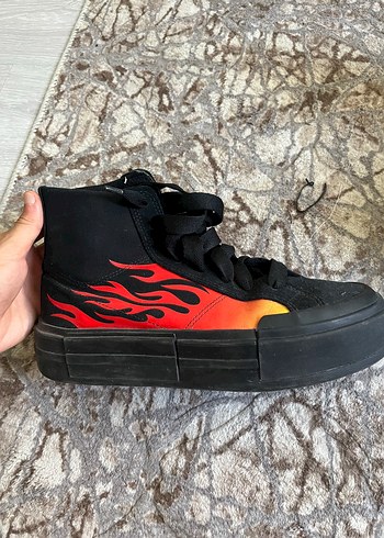 42.5 Beden Kırmızı Desenli Converse unisex Spor Ayakkabı