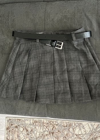 Kemerli Gri Ekose Pileli Mini Etek