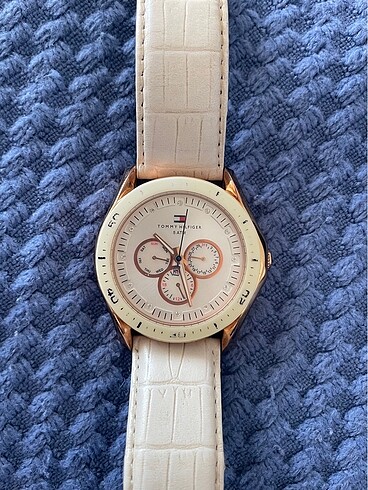 Beden Tommy hilfiger saat