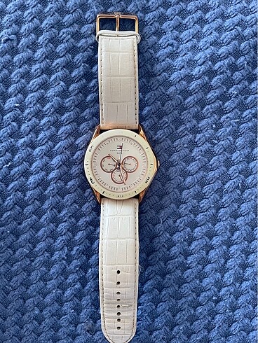 Tommy Hilfiger Tommy hilfiger saat