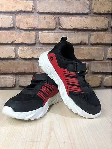 #Adidas #Cırtlı #Spor #Ayakkabı