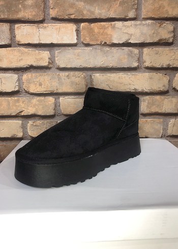 Siyah Süet Kürklü Dolgu Topuk Kadın Bot - Görsel 4