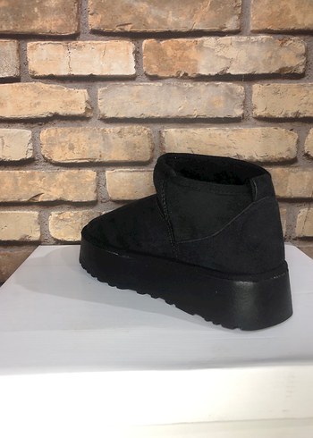 Siyah Süet Tabanlı Kadın Botu - Görsel 3