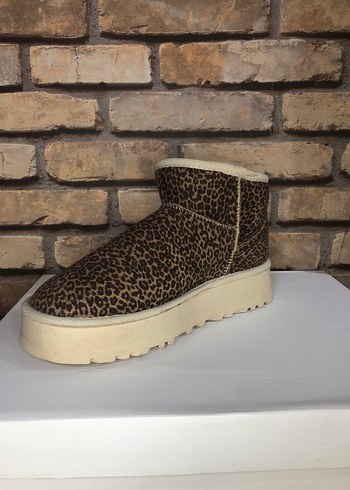 Leopar Desenli Kahverengi Tüylü Kadın Bot - Görsel 4