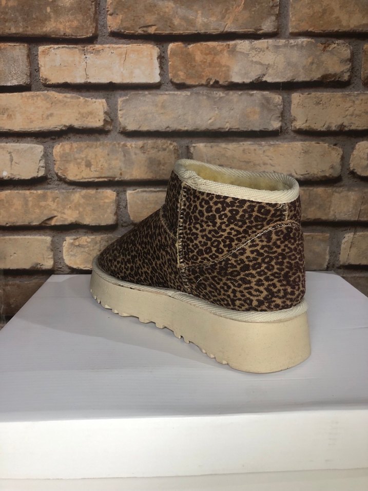 Leopar Desenli Kahverengi Tüylü Kadın Bot - Görsel 3
