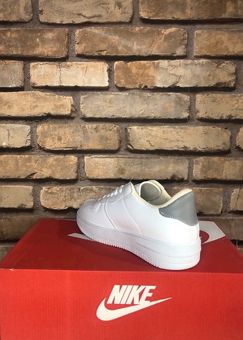 Nike Beyaz Kadın Spor Ayakkabı - Görsel 3