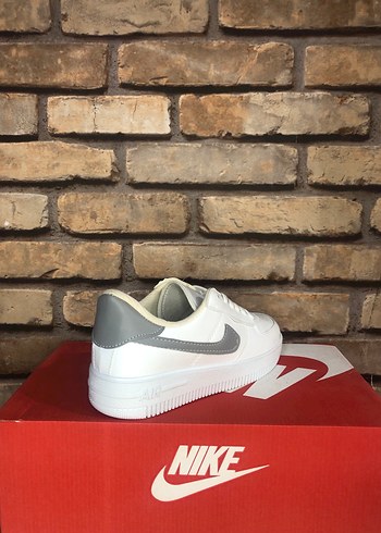 Nike Beyaz Kadın Spor Ayakkabı - Görsel 2