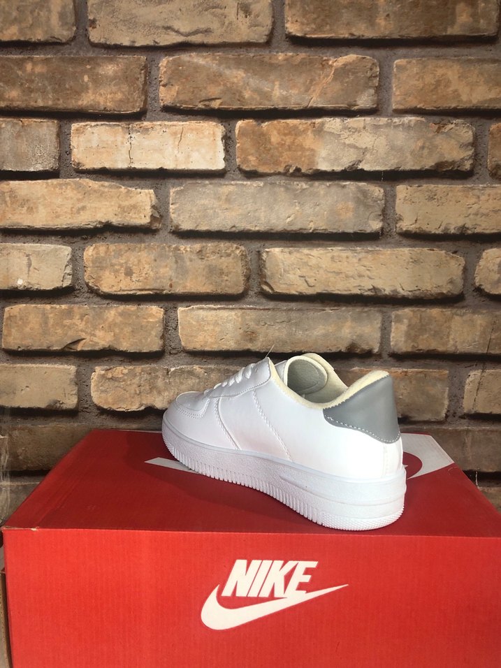 Nike Beyaz Kadın Spor Ayakkabı - Görsel 3