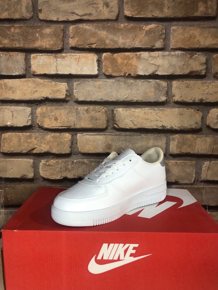 Nike Beyaz Kadın Spor Ayakkabı - Görsel 4