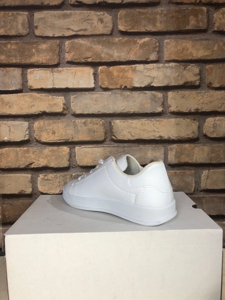 Minimal Beyaz Düşük Bilekli Sneaker — görsel 3/5