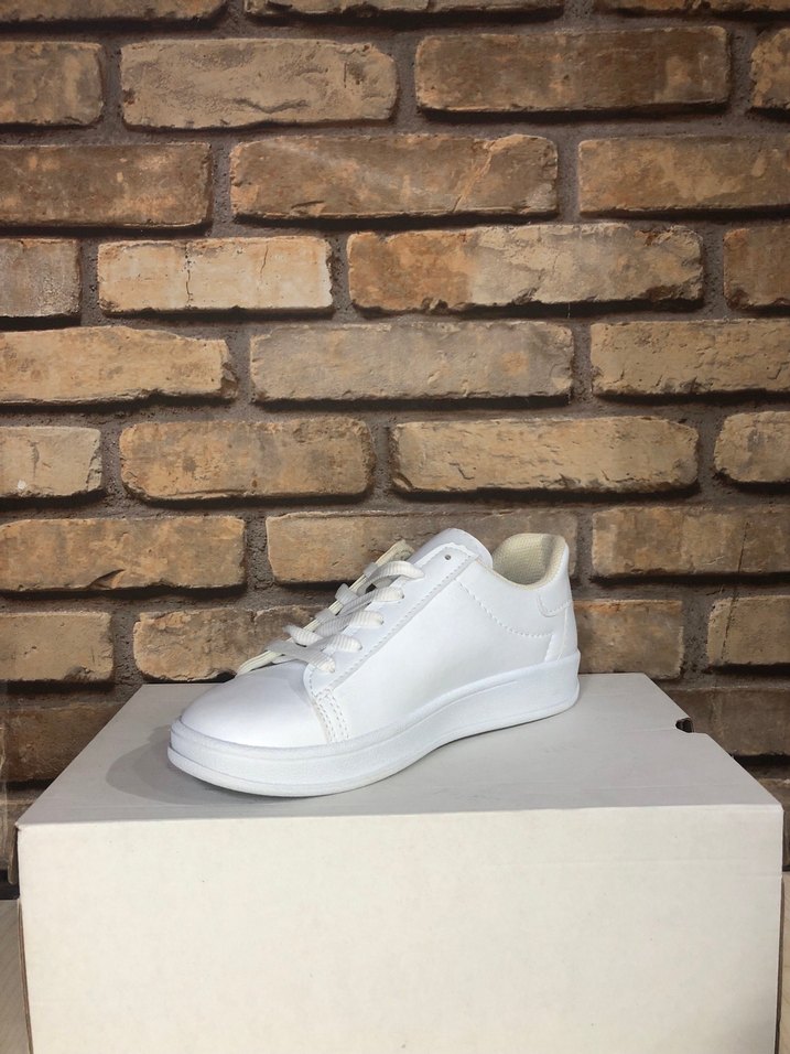 Minimal Beyaz Düşük Bilekli Sneaker — görsel 4/5