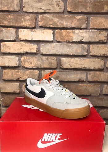 Nike Off White Low Sneaker