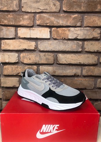 Nike Gri Erkek Spor Ayakkabisi