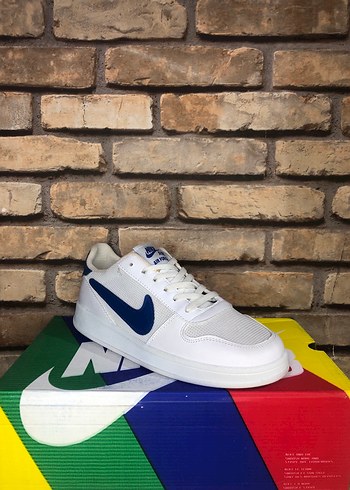 Nike Beyaz Lacivert Swooshlu Dusuk Bilekli Sneaker