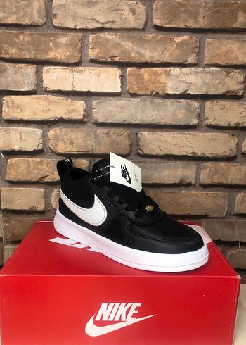 Nike Siyah Beyaz Dusuk Bilekli Sneaker