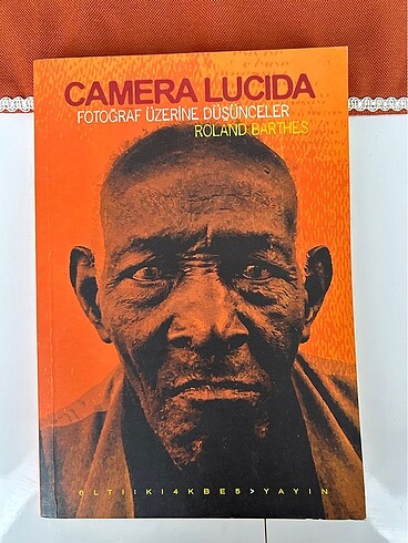 Kitap Camera Lucida fotoğraf üzerine düşünceler