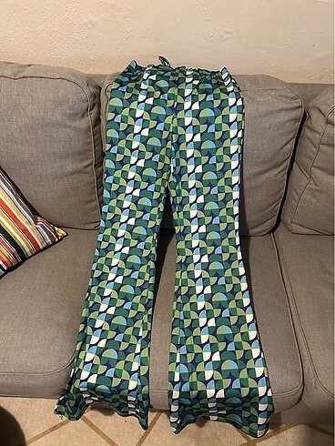 Trendyol & Milla Trendyol İspanyol paça pantolon