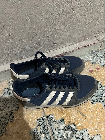 Adidas spor ayakkabı