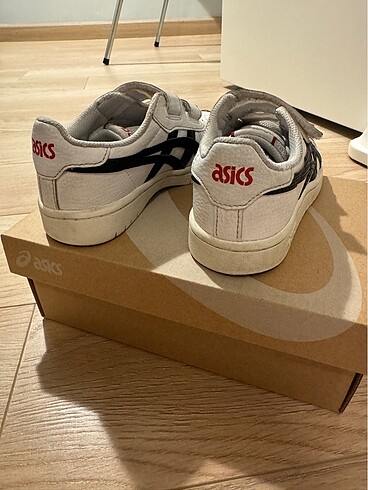 30 Beden Asics çocuk spor ayakkabı