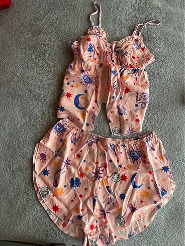 40 Beden çeşitli Renk Pijama takımı