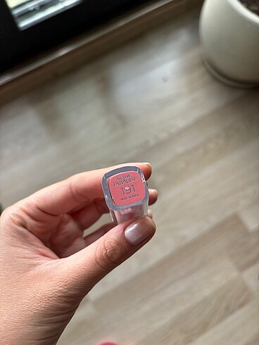 Beden Loreal Glow Paradise Nude Heaven Ruj