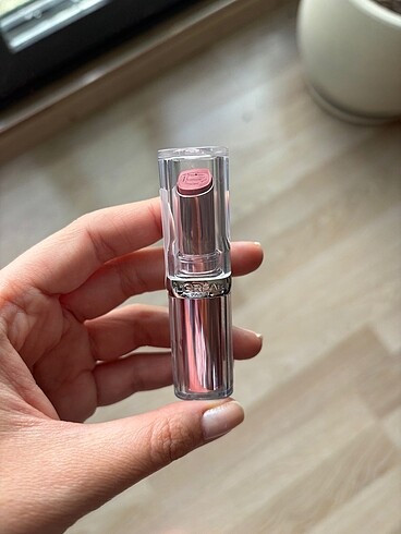 Beden pembe Renk Loreal Glow Paradise Nude Heaven Ruj