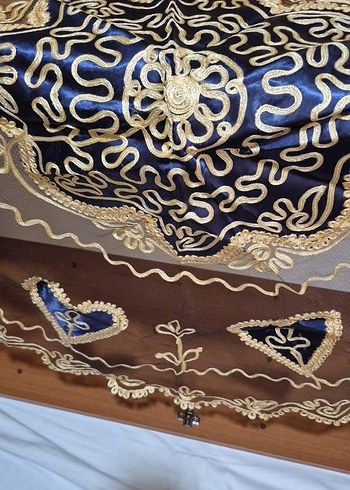 İşlemeli Lacivert Örtü - Görsel 6