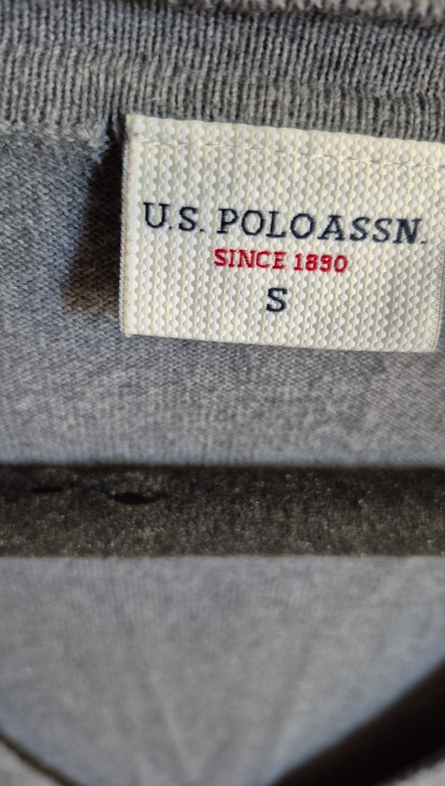 U.S. Polo Assn. Gri Düğmeli V Yaka Erkek Hırka - Görsel 2