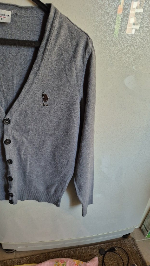 U.S. Polo Assn. Gri Düğmeli V Yaka Erkek Hırka - Görsel 3