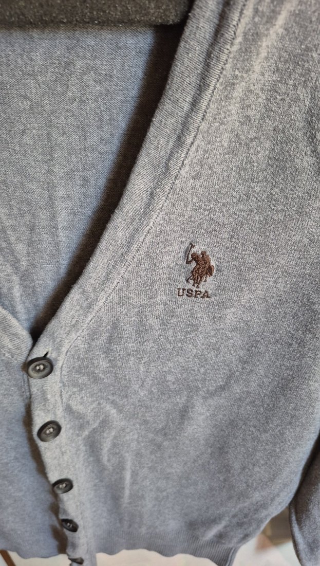 U.S. Polo Assn. Gri Düğmeli V Yaka Erkek Hırka - Görsel 4