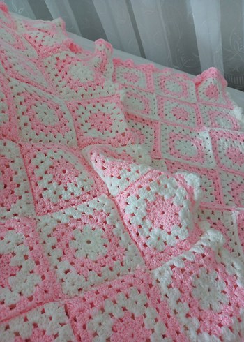 Pembe Kareli Örgü Çocuk Battaniyesi - Görsel 6