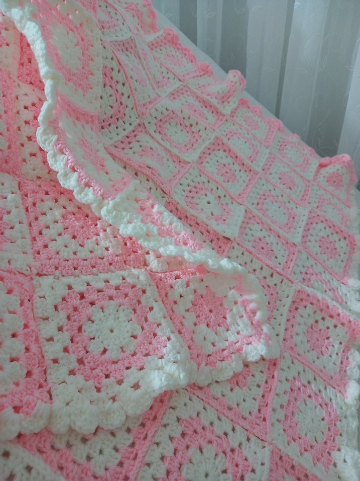 Pembe Kareli Örgü Çocuk Battaniyesi - Görsel 3