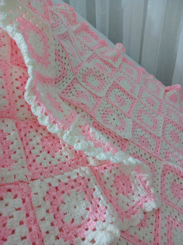 Pembe Kareli Örgü Çocuk Battaniyesi - Görsel 4