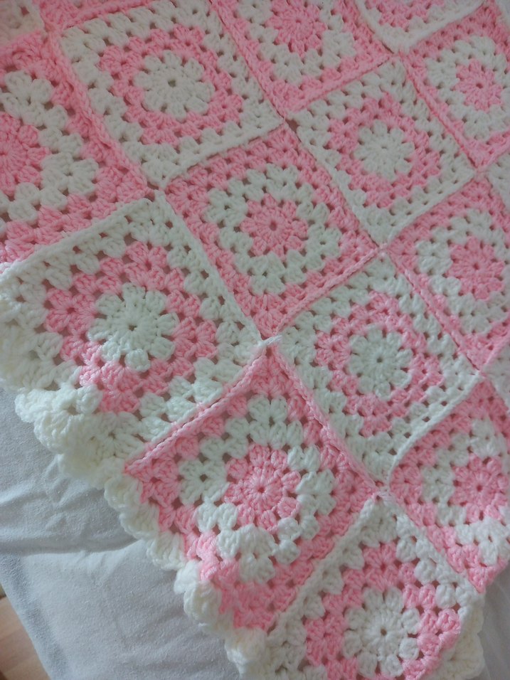 Pembe Kareli Örgü Çocuk Battaniyesi - Görsel 5