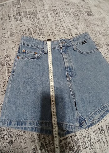 Düğmeli Gri Mini Denim Şort - Görsel 3