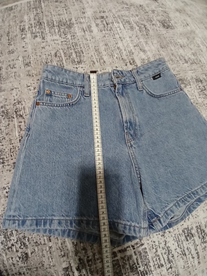 Düğmeli Gri Mini Denim Şort - Görsel 3