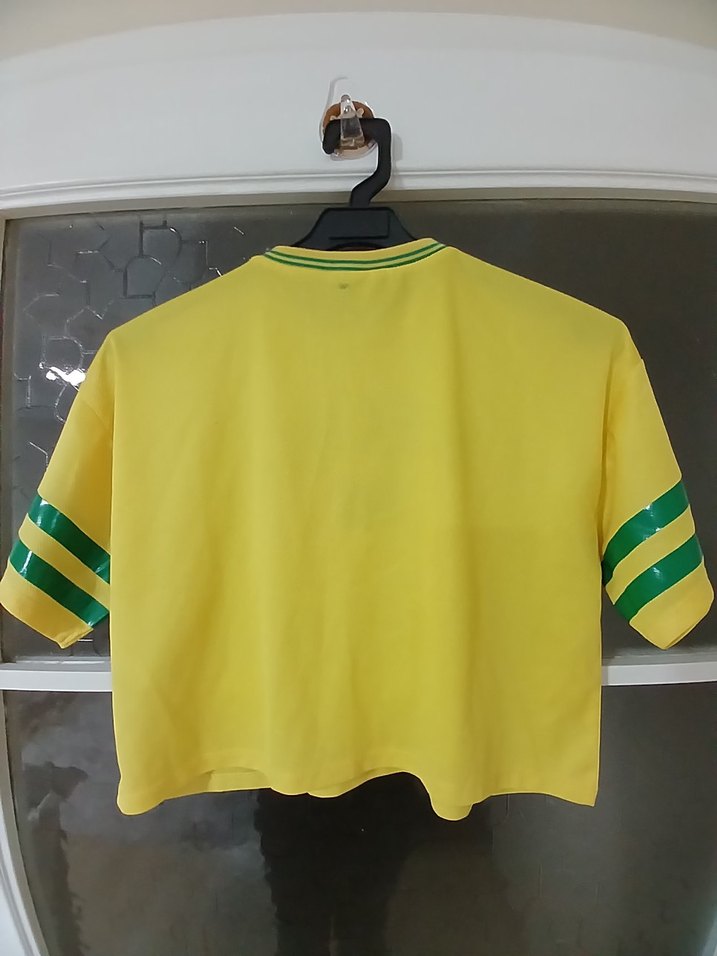 Sarı Baskılı Kemerli Kız Tişörtü - Görsel 2