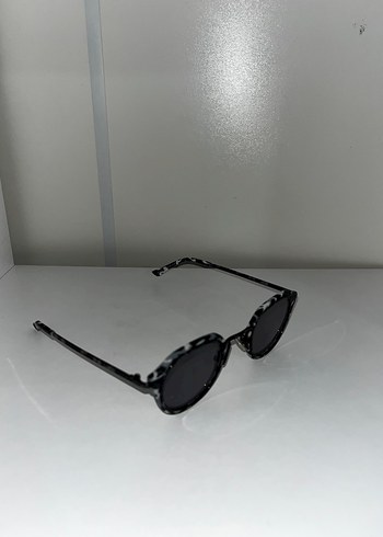 Şeffaf Gri Parisli Kadın Gözlüğü - Görsel 3