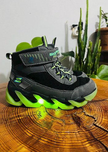 skechers Yeşil Yılan Desenli Erkek Çocuk Spor Ayakkabı