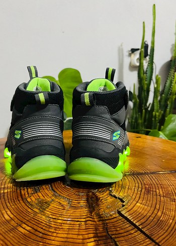 32 Beden skechers Yeşil Yılan Desenli Erkek Çocuk Spor Ayakkabı