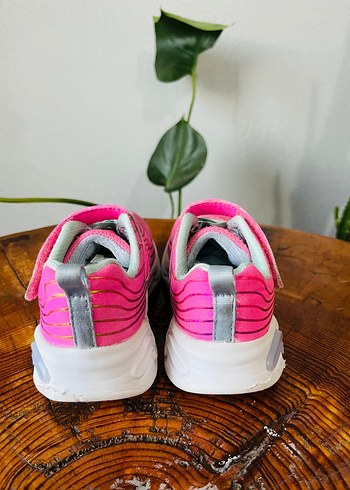 24 Beden pembe Renk skechers Kız Çocuk Pembe Batik Desenli Spor Ayakkabı