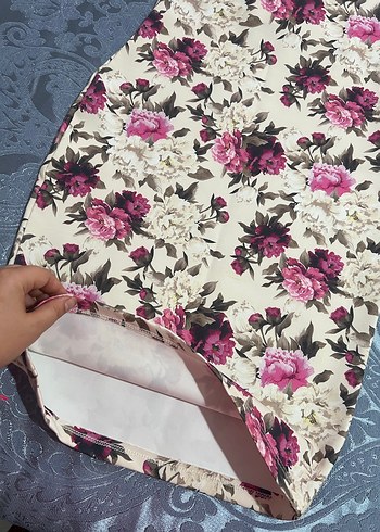 Çiçek Desenli V Yaka Midi Elbise - Görsel 3