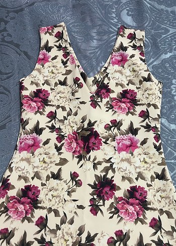 Çiçek Desenli V Yaka Midi Elbise - Görsel 4