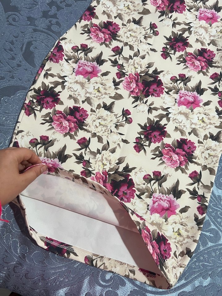 Çiçek Desenli V Yaka Midi Elbise - Görsel 3