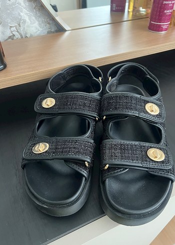 Tokalı Siyah Desenli Kadın Platform Sandalet - Görsel 2