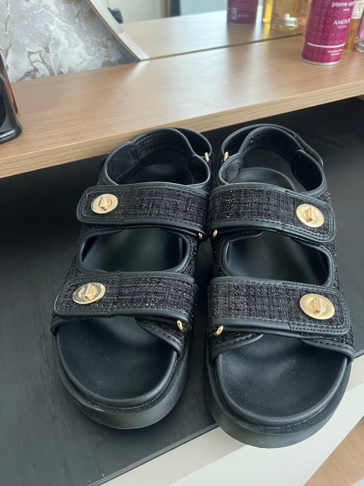 Tokalı Siyah Desenli Kadın Platform Sandalet - Görsel 2