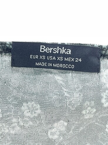 xs Beden çeşitli Renk Bershka Bluz %70 İndirimli.